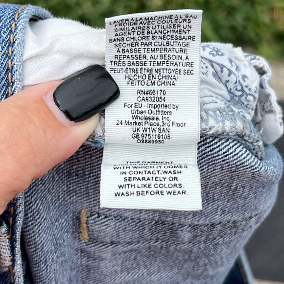 We The Free People Sofia Distressed Denim Shorts Size 27 - Picture 5 of 10